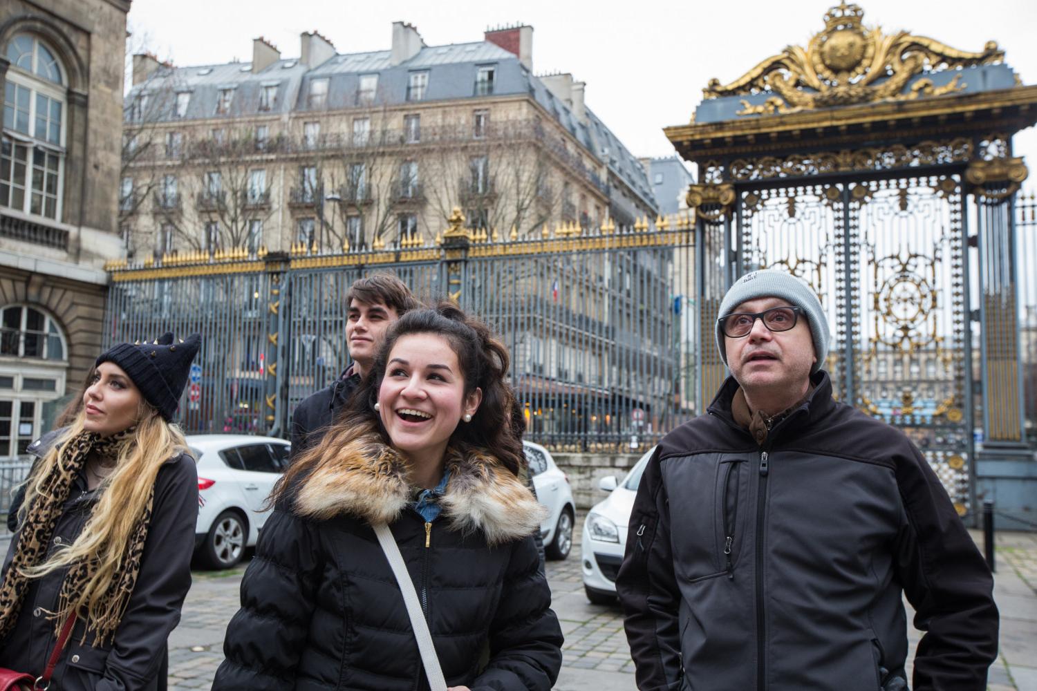 <a href='http://o67w.ngskmc-eis.net'>全球十大赌钱排行app</a>学院法语教授Pascal Rollet带领学生们到巴黎游学.